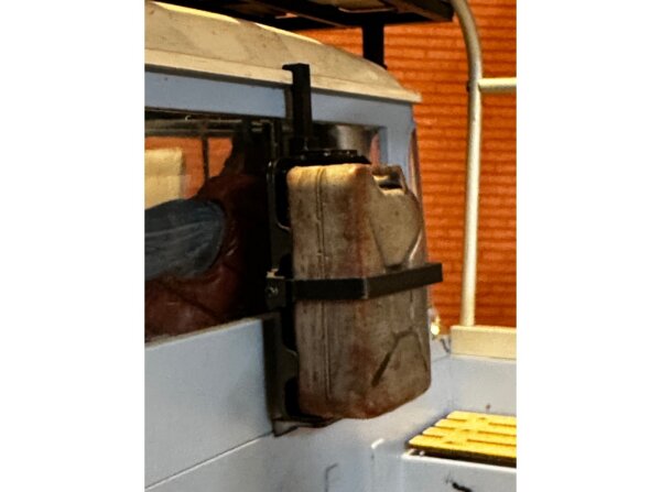 CRM Real Scale Jerrycan Seitenhalterung mit versch. montage Möglichkeiten